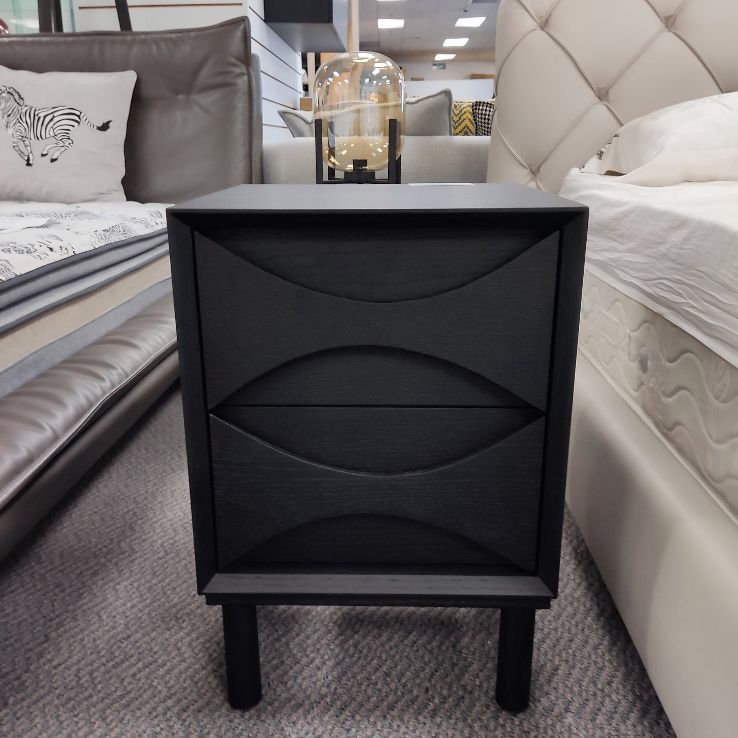 Vodder Bedside Cabinet 3 clours avaliable.