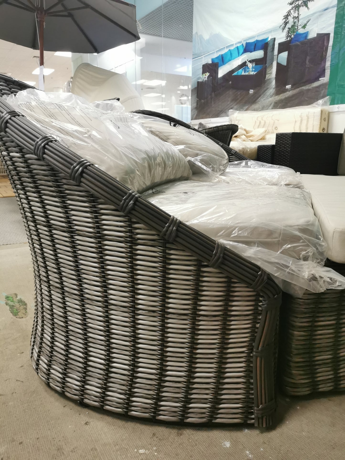 Sweet Heart Round rattan Daybed by order