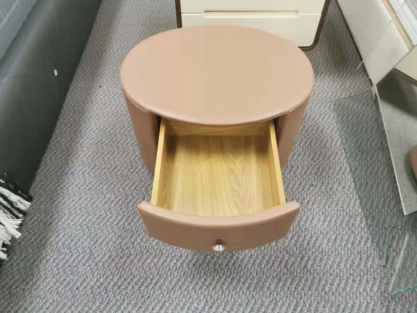 Nice design Oval shaped bedside table K106.