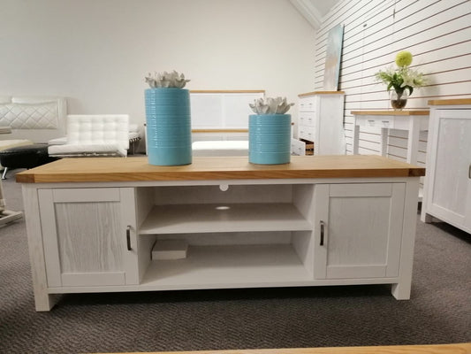 Arca Solid wood Entertainment unit 1.6m, Special now.