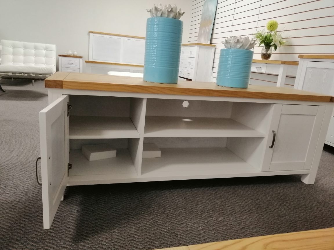 Arca Solid wood Entertainment unit 1.6m, Special now.
